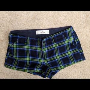 Hollister Short Size 3